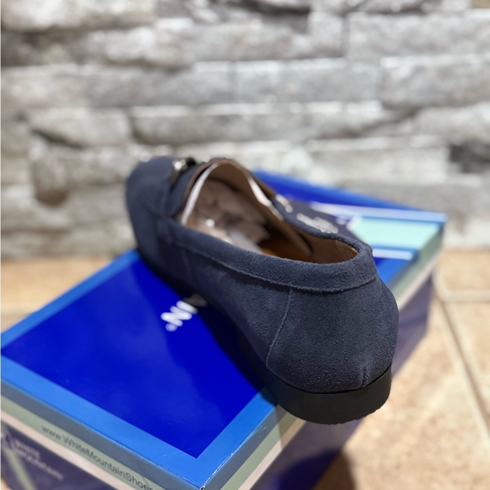 White Mountain Genuine Upper Leather Navy Casavas Loafers - Size Women’s 11 - Picture 6 of 14
